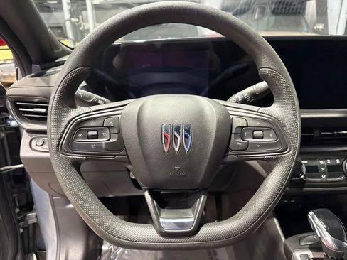 Used 2025 Buick Envista Preferred FWD image 12