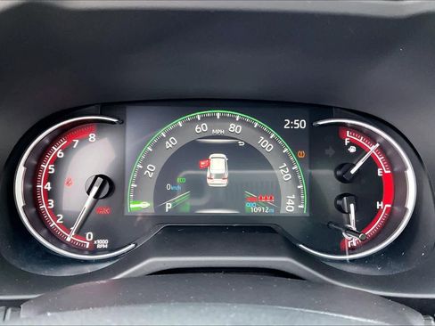 Used 2025 Toyota RAV4 XLE image 23