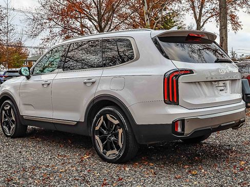 Certified 2023 Kia Telluride EX w/ EX Captain's Chair Package image 4