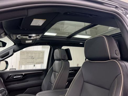 New 2026 Chevrolet Suburban Premier AWD/4WD image 20
