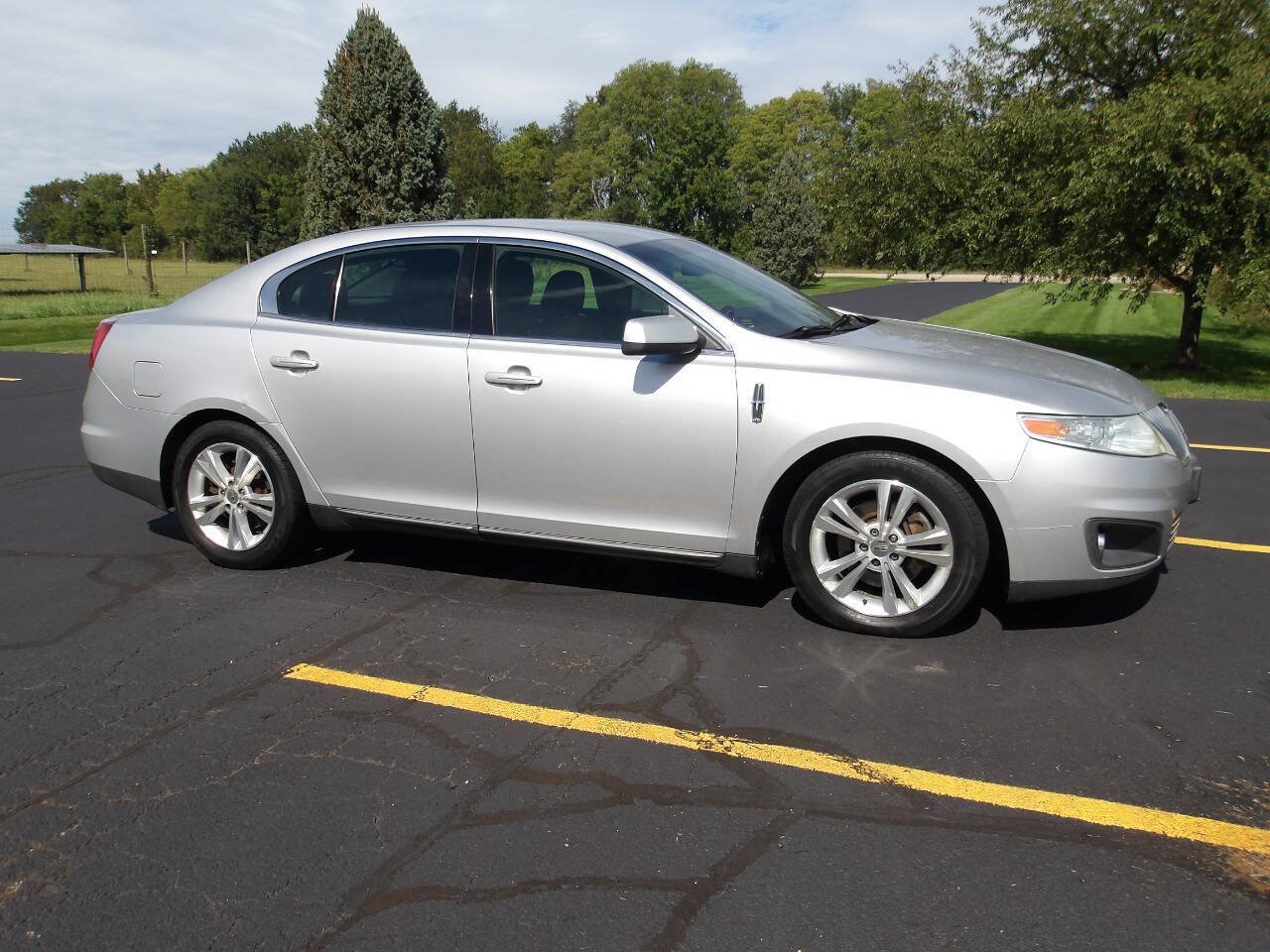 Used 2009 Lincoln MKS FWD image 8