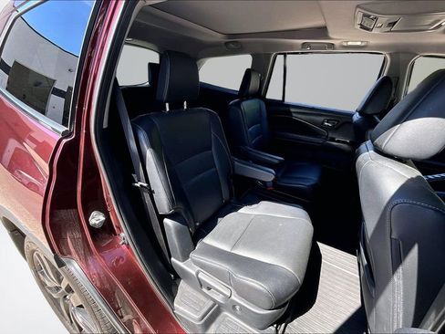 Used 2018 Honda Pilot Touring image 24