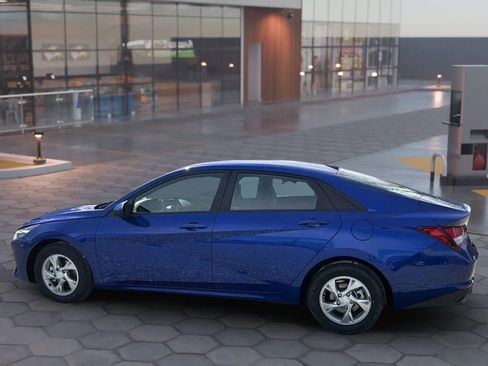 Used 2023 Hyundai Elantra SE FWD image 5