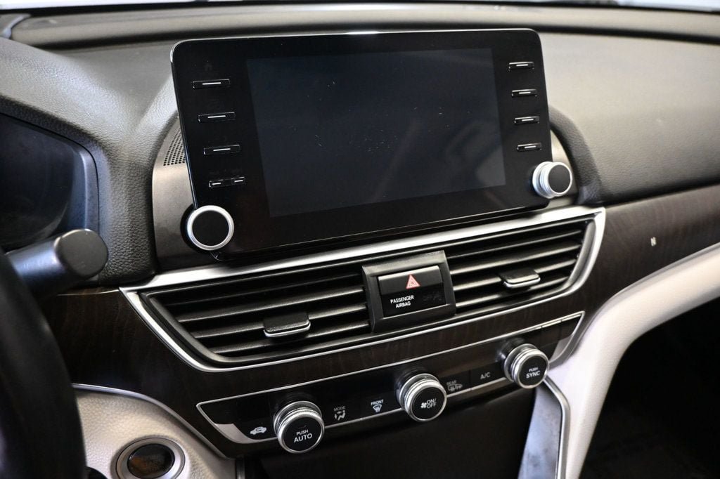 Used 2018 Honda Accord Touring image 11