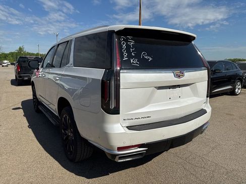 Used 2024 Cadillac Escalade Premium Luxury image 2