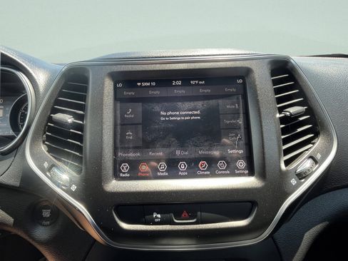 Used 2019 Jeep Cherokee Trailhawk w/ Comfort/Convenience Group AWD/4WD image 15