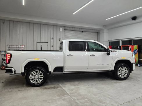Used 2024 GMC Sierra 3500 Denali w/ Denali Reserve Package AWD/4WD image 9