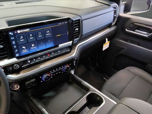 Used 2026 Chevrolet Silverado 2500 LT AWD/4WD image 10