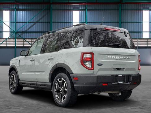 Used 2021 Ford Bronco Sport Outer Banks w/ Outer Banks Package image 3