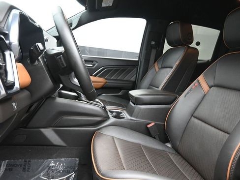 Used 2023 GMC Canyon AT4 w/ AT4 Premium Package image 16