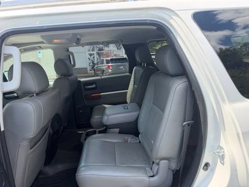 Used 2018 Toyota Sequoia Platinum AWD/4WD image 11