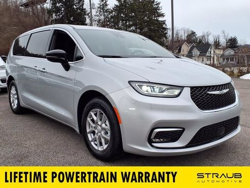 New 2026 Chrysler Pacifica Select FWD image 1