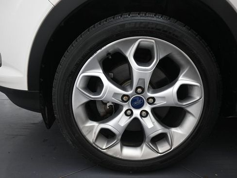 Used 2018 Ford Escape SE w/ SE Sync 3 Package AWD/4WD image 32