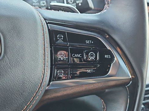 Used 2022 Jeep Grand Cherokee Summit w/ Luxury Tech Group V image 26