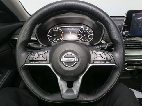 Used 2025 Nissan Altima 2.5 SV image 23