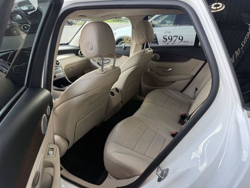 Used 2020 Mercedes-Benz GLC 300 image 8