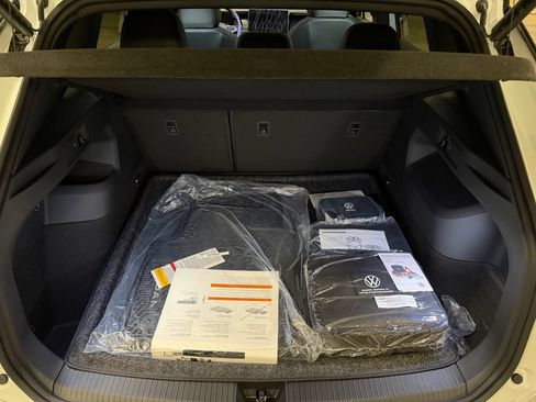 New 2026 Volkswagen Tiguan SE R-Line AWD/4WD image 26