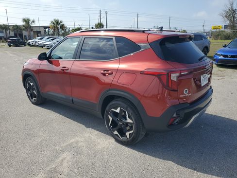 Used 2025 Kia Seltos S image 6