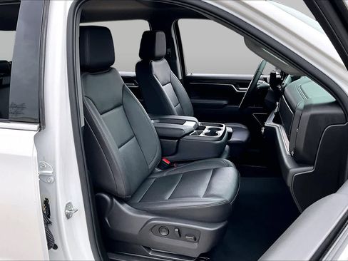 Used 2025 GMC Sierra 1500 SLT AWD/4WD image 9