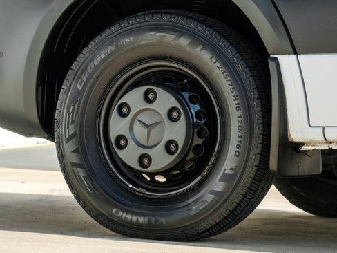 Used 2021 Mercedes-Benz Sprinter 3500 image 44