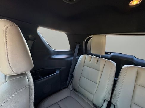 Used 2015 Ford Explorer XLT w/ Equipment Group 202A image 31