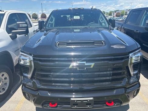 New 2026 Chevrolet Silverado 2500 LT w/ Trail Boss Package AWD/4WD image 2