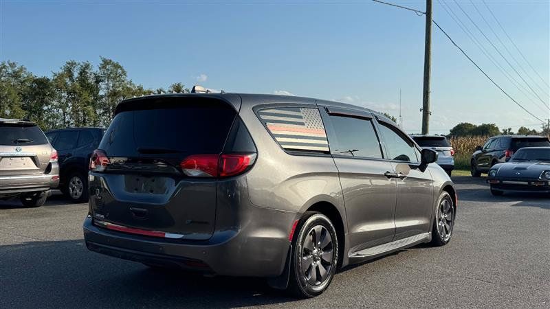 Used 2020 Chrysler Pacifica Touring w/ S Appearance Package FWD image 5