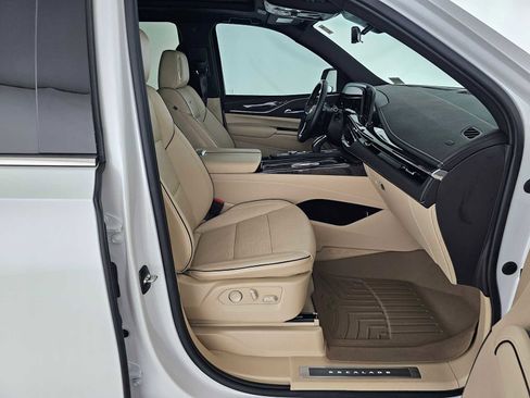 Certified 2023 Cadillac Escalade Premium Luxury w/ Performance Package AWD/4WD image 10