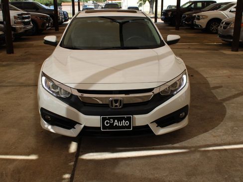 Used 2017 Honda Civic EX-T image 2