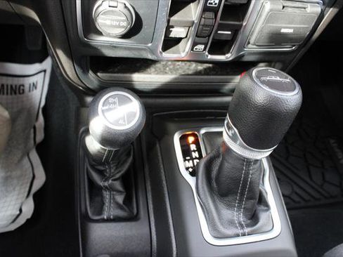 Certified 2024 Jeep Gladiator Sport image 26