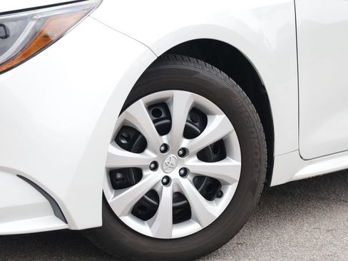 Used 2026 Toyota Corolla LE FWD image 16