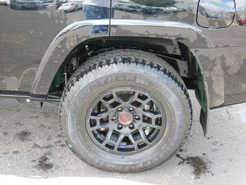 Certified 2024 Toyota 4Runner TRD Off-Road Premium w/ TRD Black Wheel Package (TMS) AWD/4WD image 8
