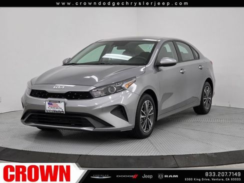 Used 2024 Kia Forte LXS FWD image 3