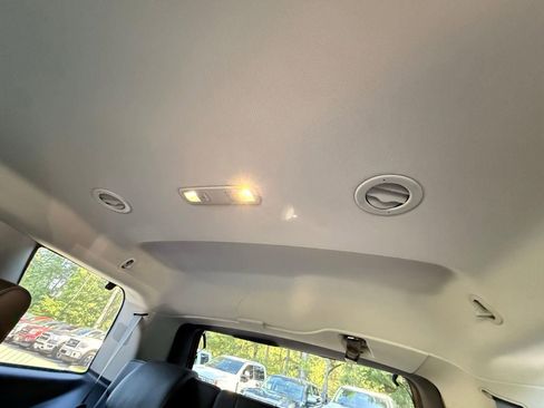 Used 2017 Chevrolet Tahoe LT AWD/4WD image 37