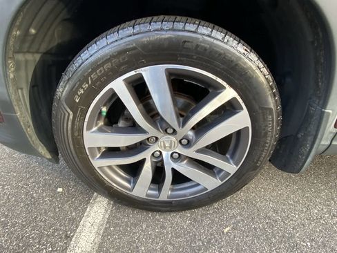 Used 2018 Honda Pilot Touring image 17