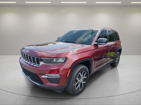 Used 2024 Jeep Grand Cherokee Limited AWD/4WD image 2