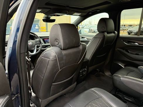 Used 2022 Buick Enclave Avenir w/ Avenir Technology Package image 9