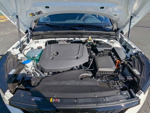 New 2026 Volvo XC40 B5 Ultra w/ Protection Package Premier image 24