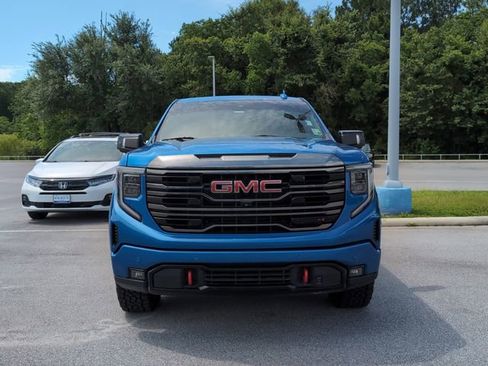 Used 2023 GMC Sierra 1500 AT4 w/ AT4 Premium Package AWD/4WD image 3