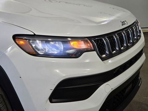 Used 2023 Jeep Compass Sport AWD/4WD image 5