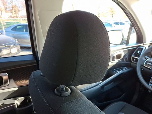 Used 2023 Kia Sorento LX image 13