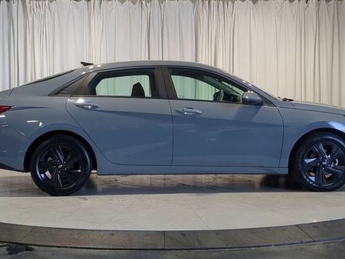 Used 2021 Hyundai Elantra SEL FWD image 11