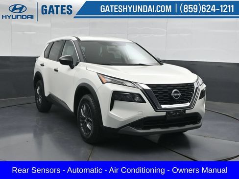 Used 2023 Nissan Rogue S FWD image 4
