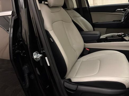 Certified 2024 Kia Sportage EX AWD/4WD image 20