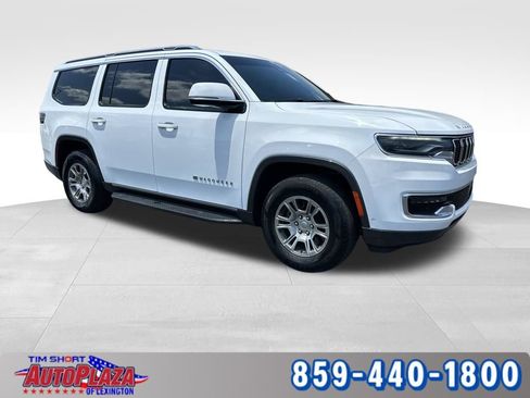 Used 2022 Jeep Wagoneer Series I AWD/4WD image 4