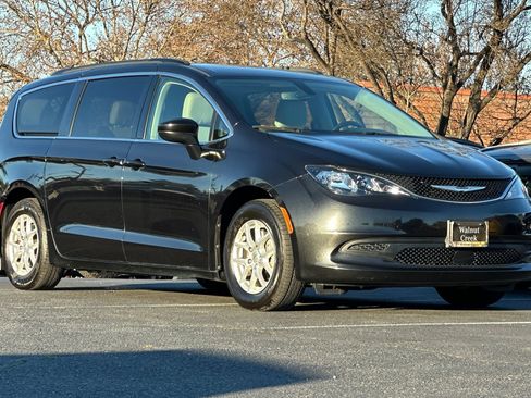 Used 2021 Chrysler Voyager Lxi image 6