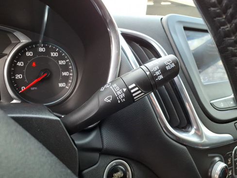 Used 2020 Chevrolet Equinox LT w/ Driver Convenience Package image 21