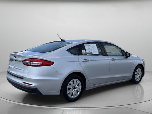 Used 2019 Ford Fusion S FWD image 3