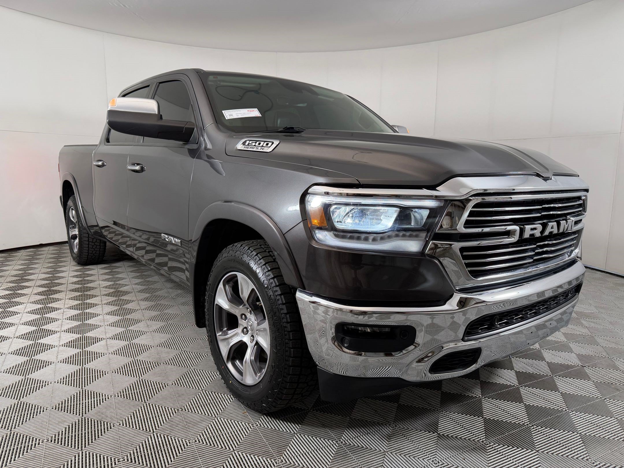 Used 2022 RAM 1500 Laramie AWD/4WD image 7