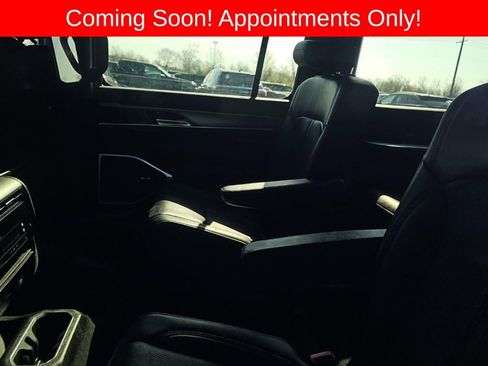 Used 2023 Jeep Wagoneer Series II AWD/4WD image 9